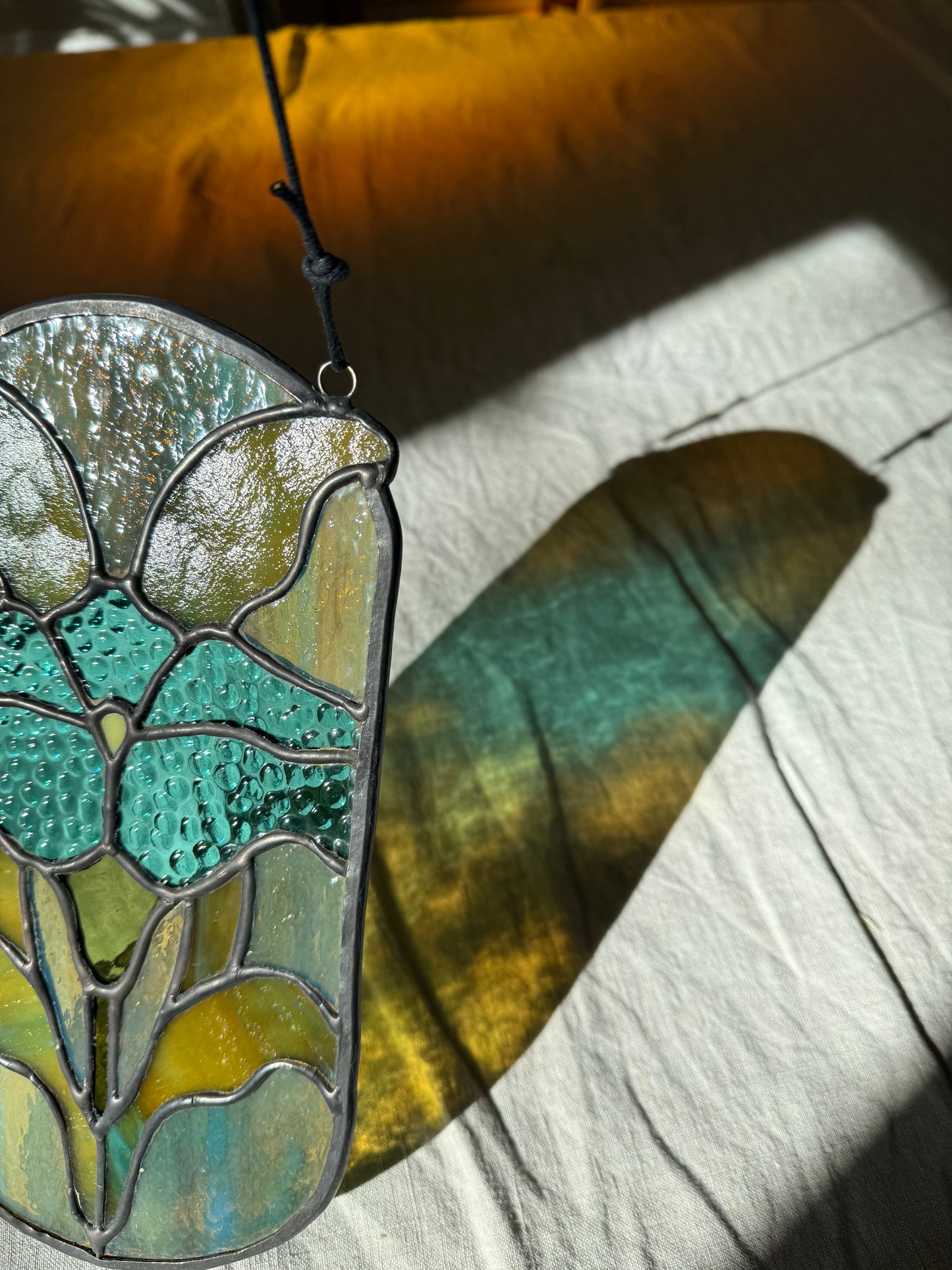 Oval Morning Glory in Teal