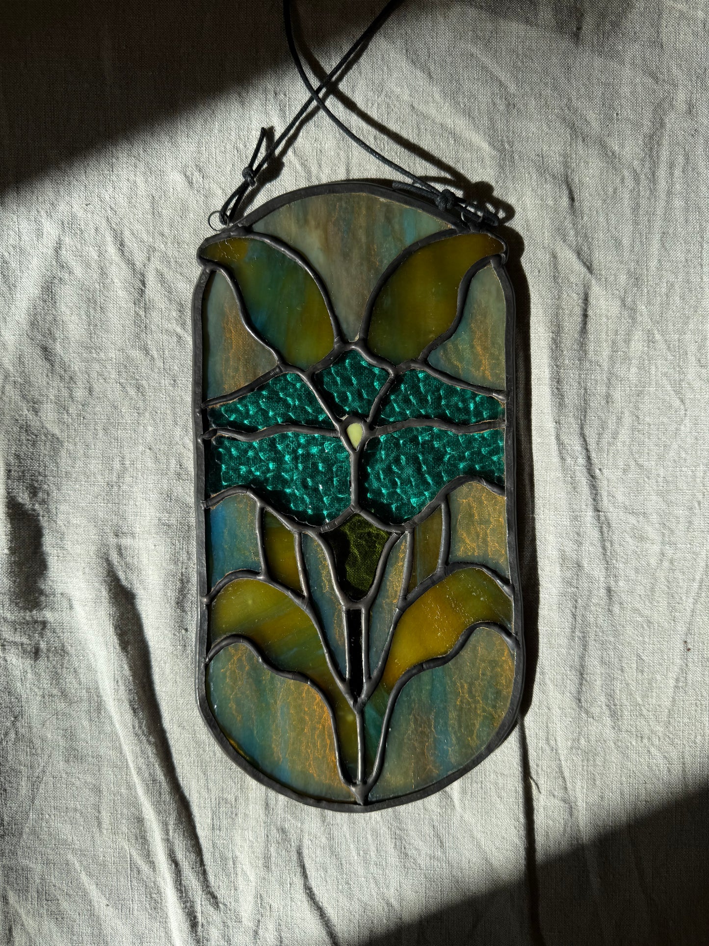 Oval Morning Glory in Teal